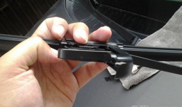 雨刷器安装视频,跟随视频轻松上手